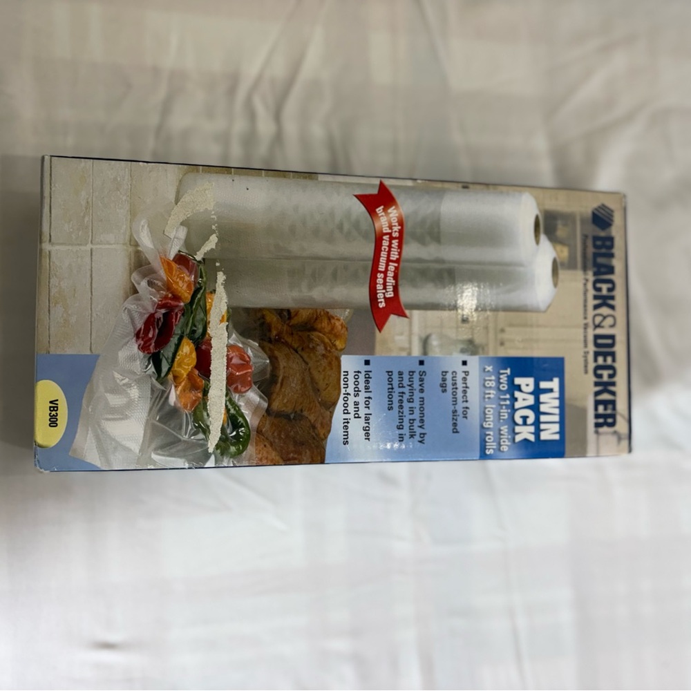 Black & Decker VB300 Vacuum Sealer Bags Twin Pack 11” x 18ft Rolls - Picture 3 of 7